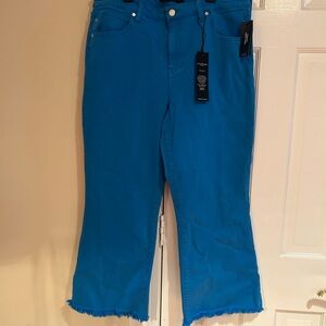 Liverpool Hannah crop flare jeans. NWT. Size 16.